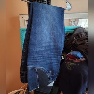 Skinny maternity jeans